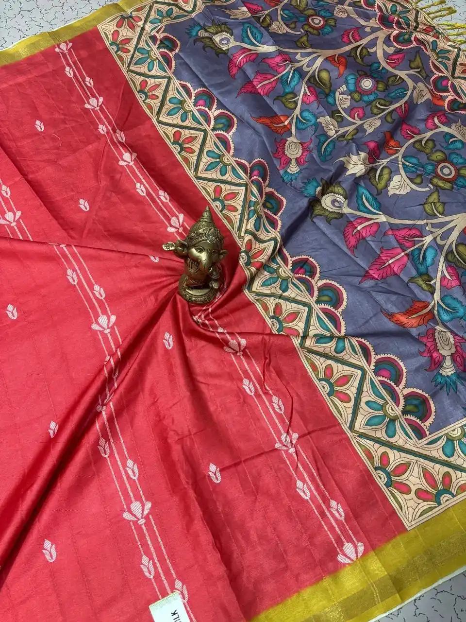 Grey Kalamkari Printed Pleat-Border & Pallu saree